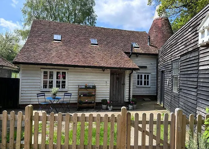 Beautiful 2 Bed Oast - 15 Acre Farm - Tunbridge Wells