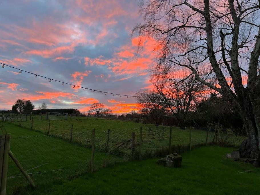 Beautiful 2 Bed Oast - 15 Acre Farm - Holiday home *