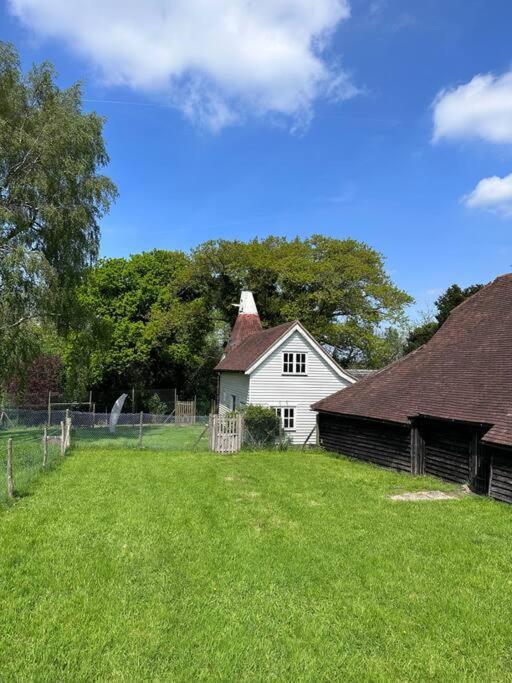 Beautiful 2 Bed Oast - 15 Acre Farm - Holiday home
